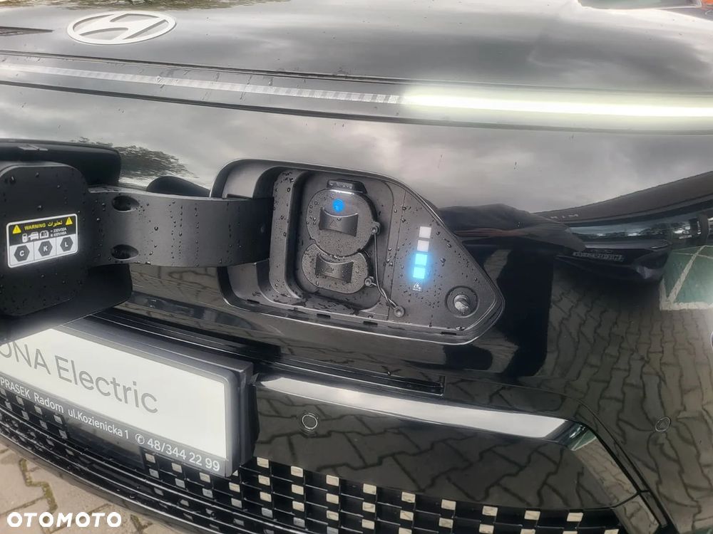 Hyundai Kona 65kWh Executive - 12