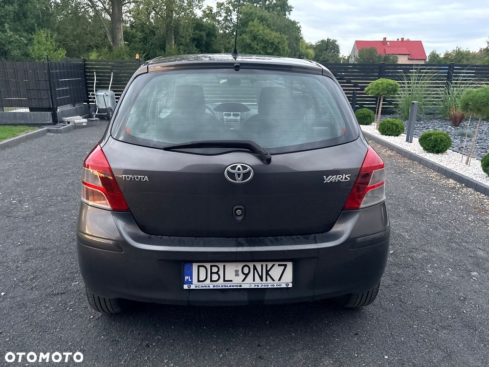 Toyota Yaris - 4