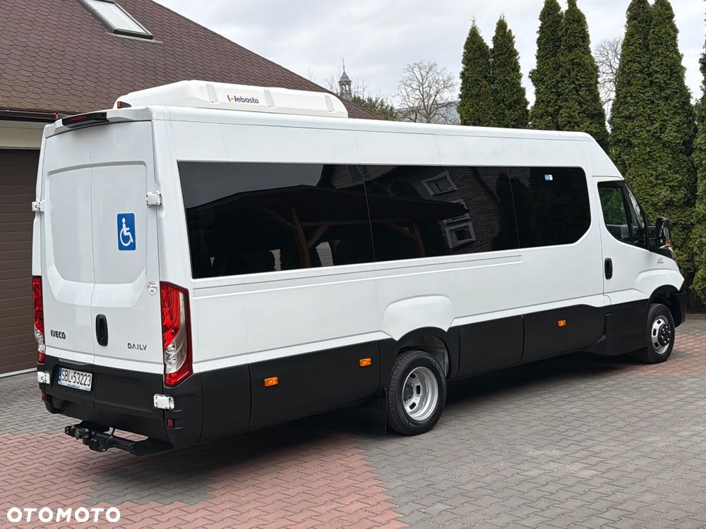 Iveco DAILY AUTOBUS 24 MIEJSCA / PRZEWÓZ OSÓB NIEPEŁNOSPRAWNYCH / KLIMA POSTOJOWA / WEBASTO / TELEWIZOR / LEDY W ŚRODKU KOLOROWE / Salon Polska/ Nowe Opony/Jak Nowe/Mały Przebieg/ - 6