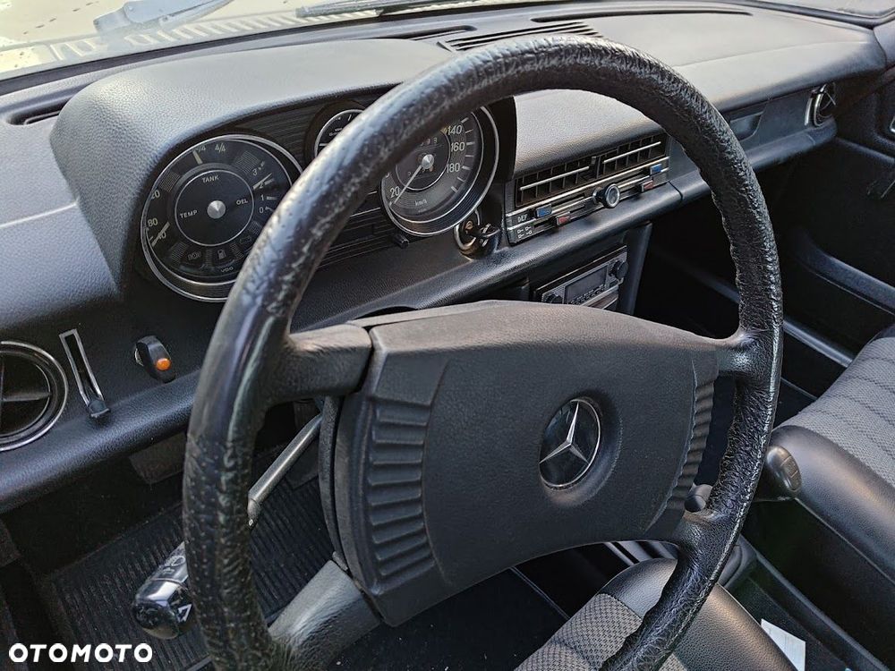 Mercedes-Benz W123 - 14