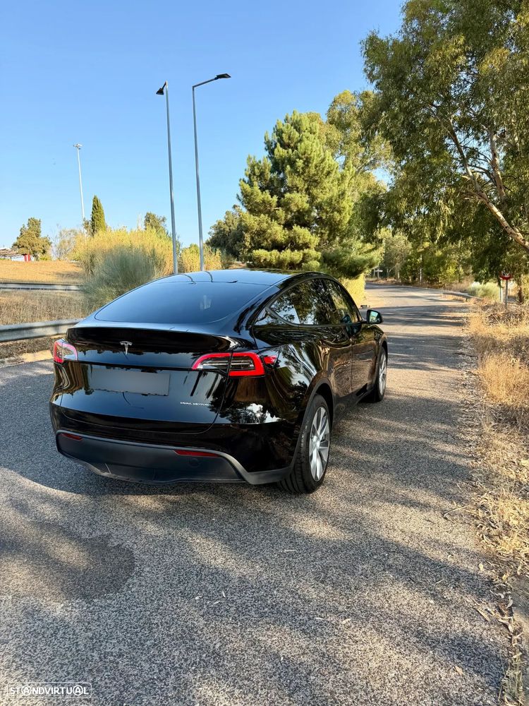 Tesla Model Y Long Range Dual Motor AWD - 2