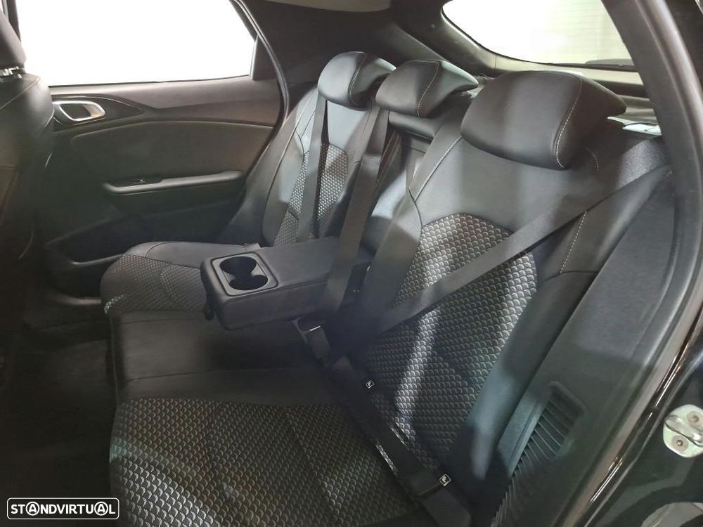 Kia XCeed 1.6 GDi PHEV Drive — fotografia 6