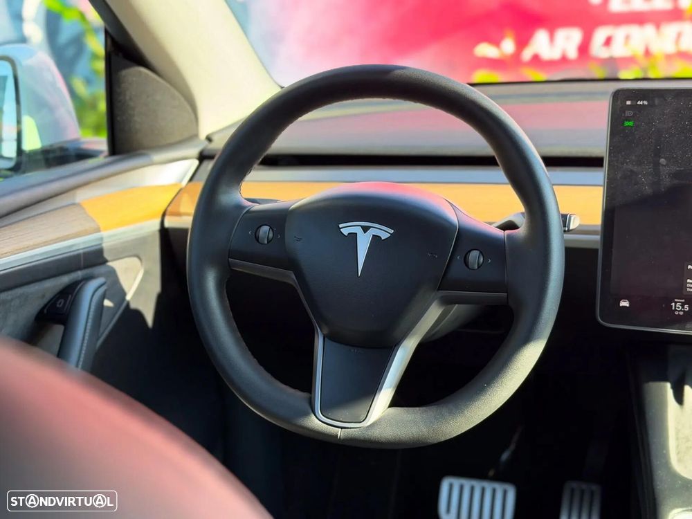 Tesla Model Y Performance Tração Integral - 18