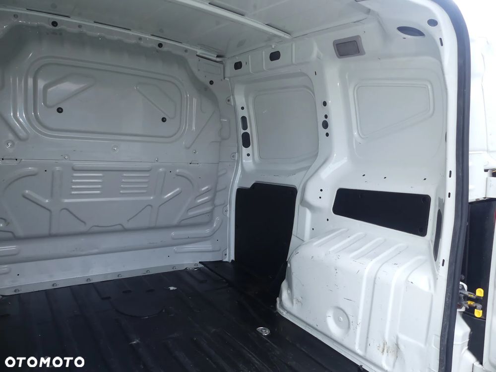 Fiat Fiorino 1.4 Lounge - 20