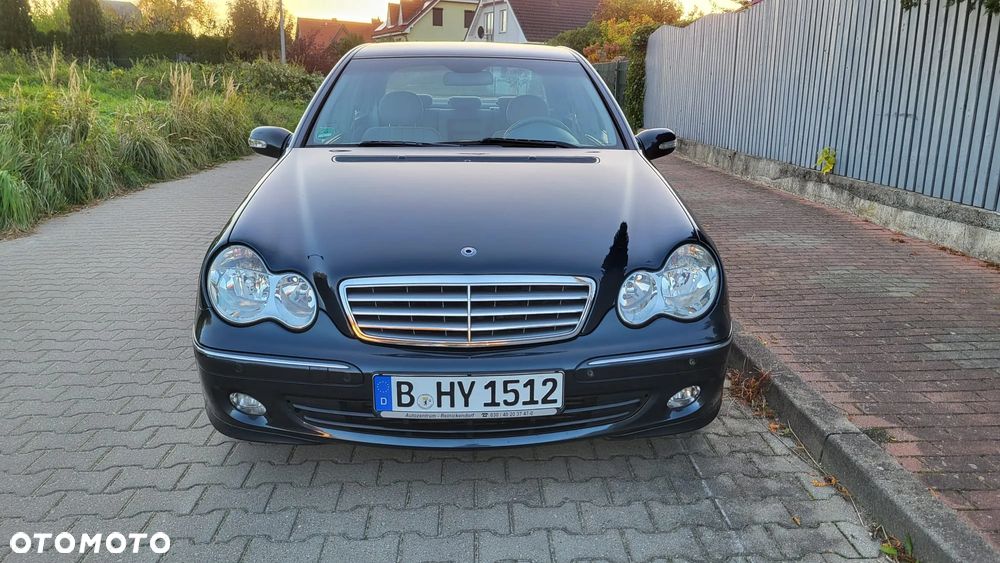 Mercedes-Benz C-Class 2004 photo 3
