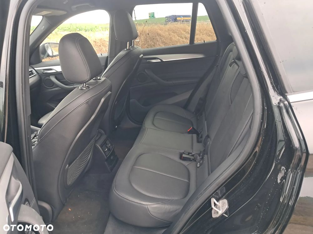 BMW X1 sDrive18d Sport Line - 17