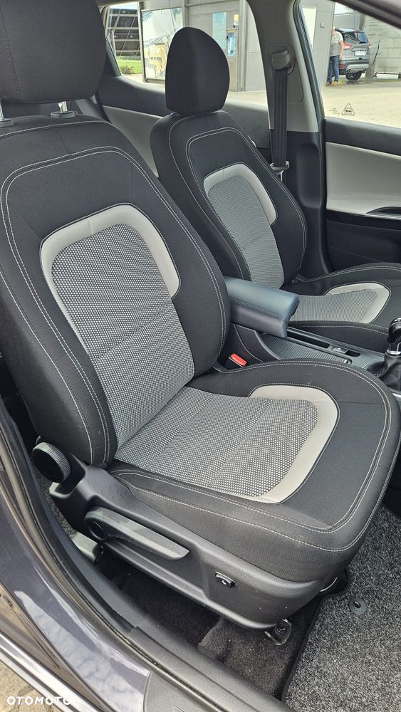 Kia Ceed - 25