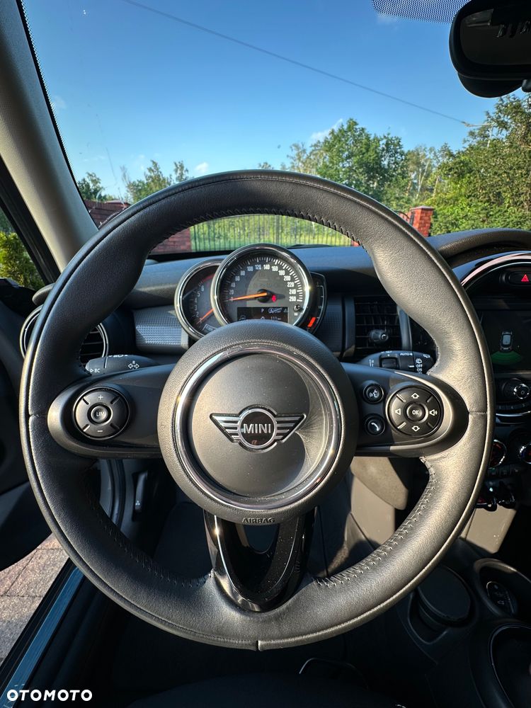 MINI Cooper Standard - 16