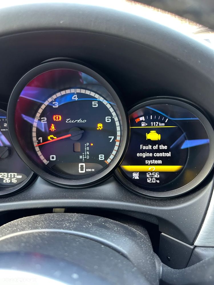 Porsche Macan Turbo - 15