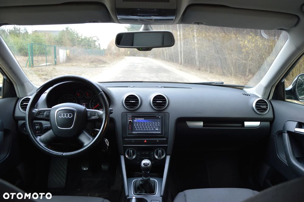 Audi A3 Sportback 1.8 TFSI Attraction - 8