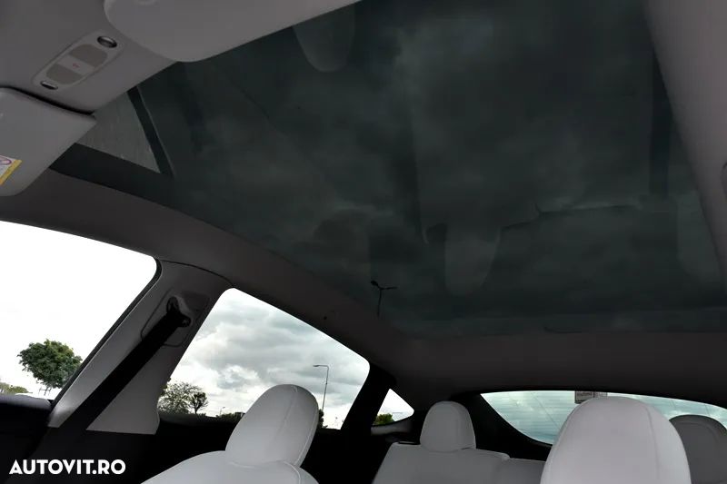 Tesla Model Y Long Range Dual Motor AWD - 5