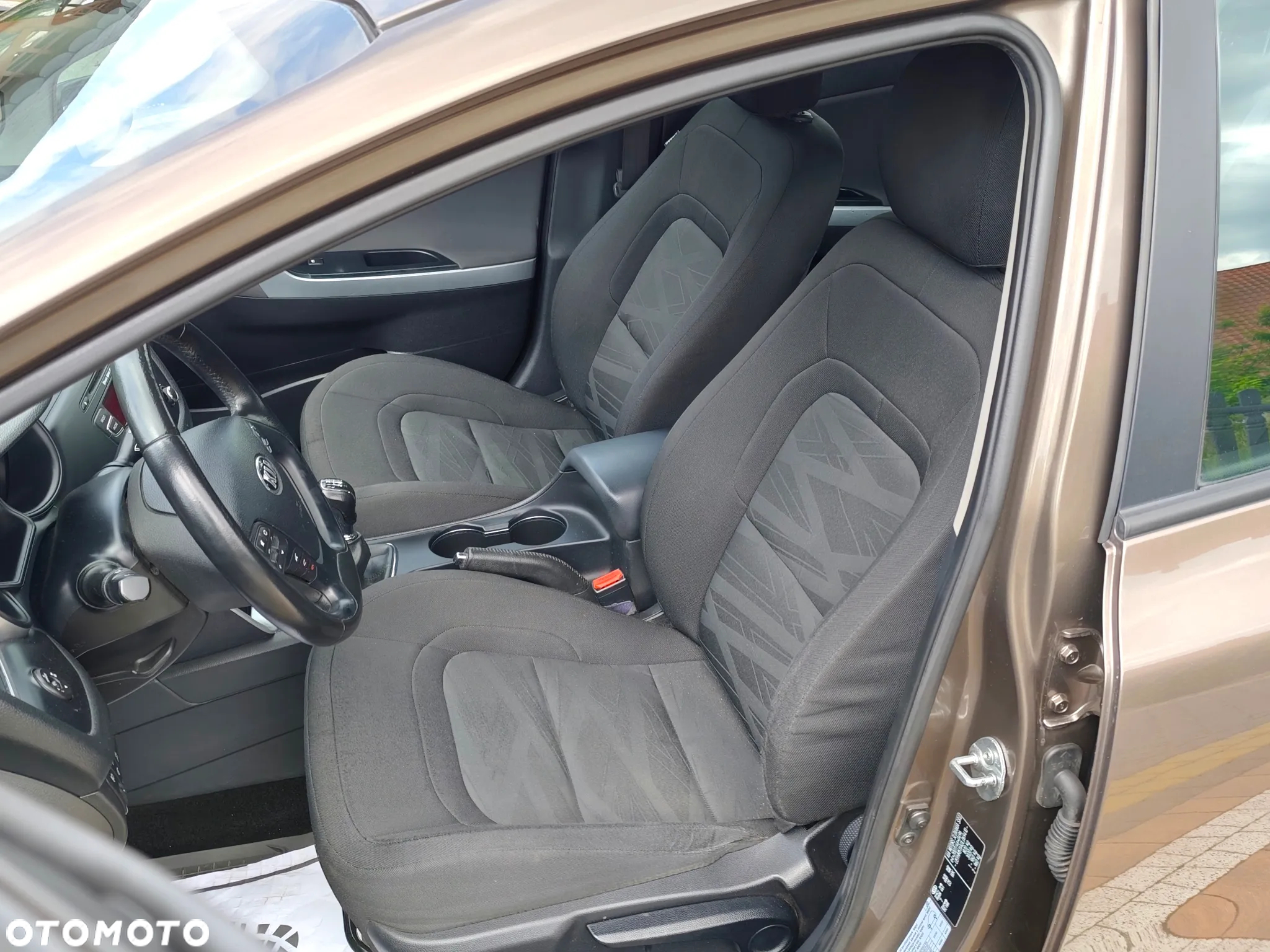 Kia Ceed - 34