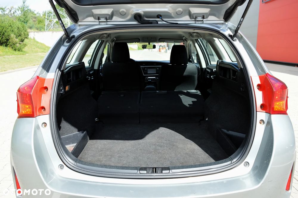 Toyota Auris 1.6 Premium Comfort - 31