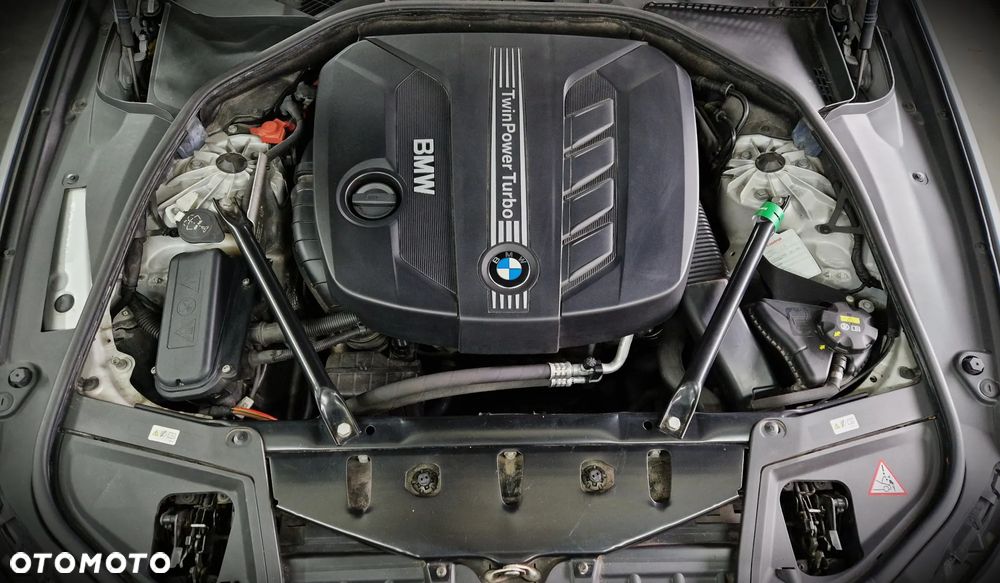 BMW Seria 5 525d - 30