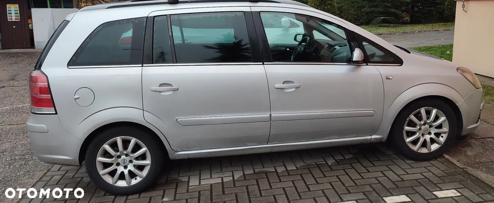 Opel Zafira 1.8 Cosmo - 11