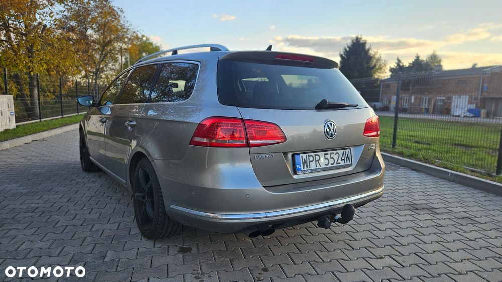 Volkswagen Passat Variant 2.0 Blue TDI DSG SCR Highline - 3
