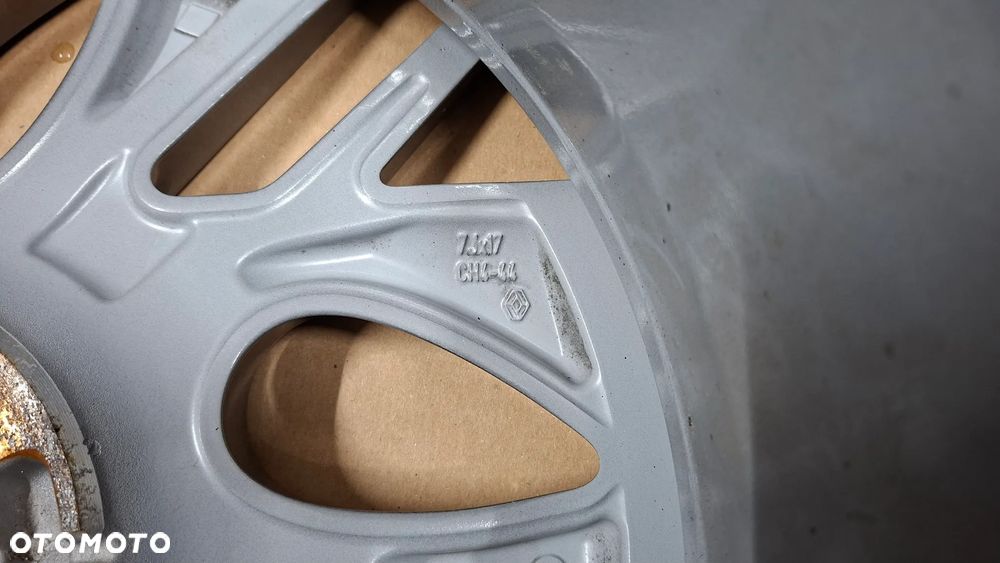 Felgi Aluminiowe 17 Renault Clio IV Captur Zoe 4x100 ET 44 Techrun - 15