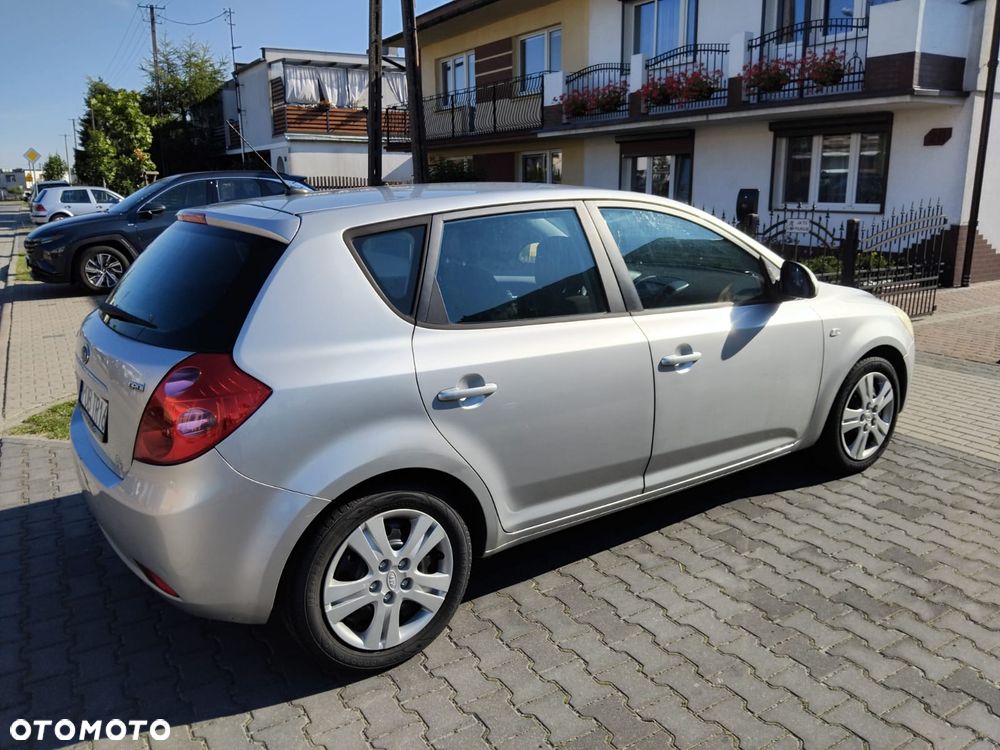 Kia Ceed 1.6 Crdi Comfort - 2