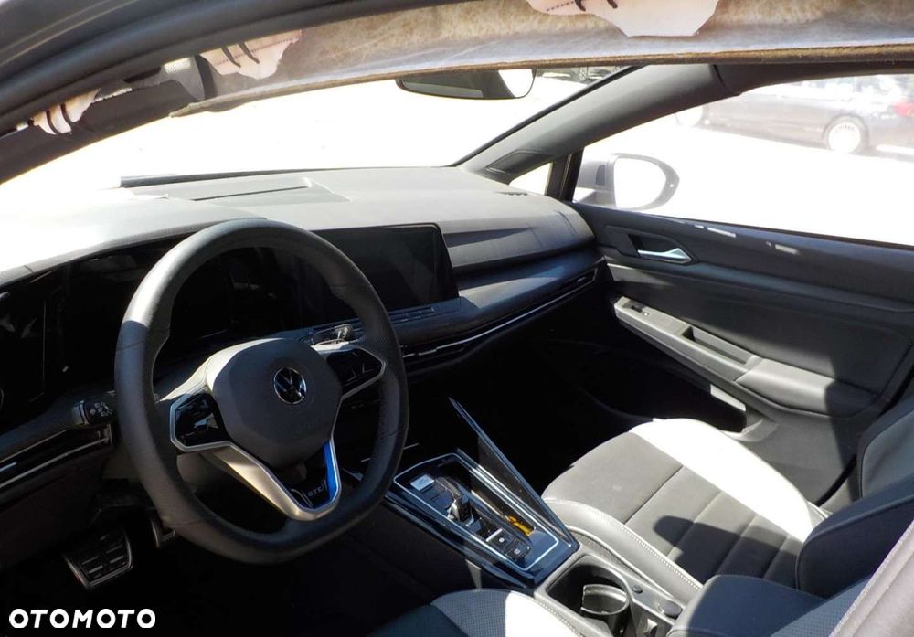 Volkswagen Golf - 31