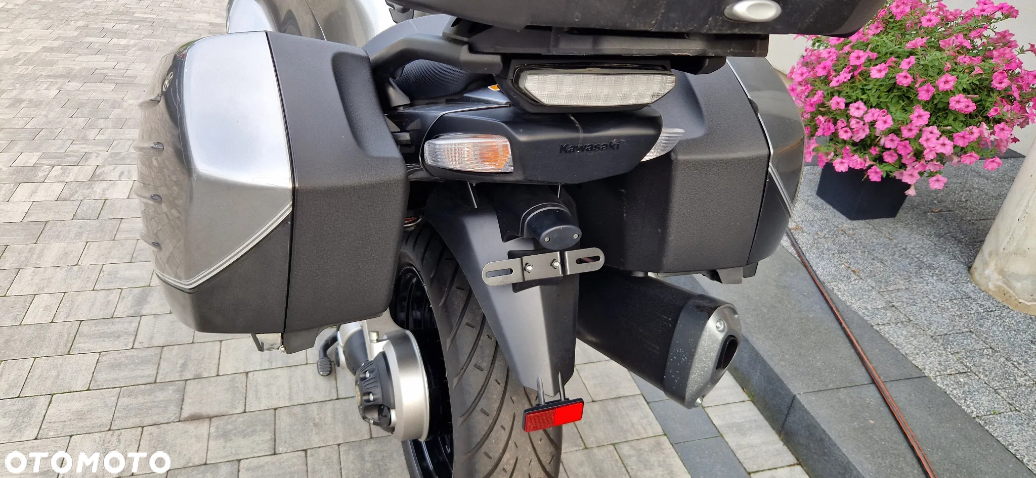 Kawasaki GTR - 16