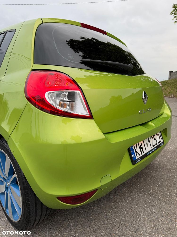 Renault Clio - 12