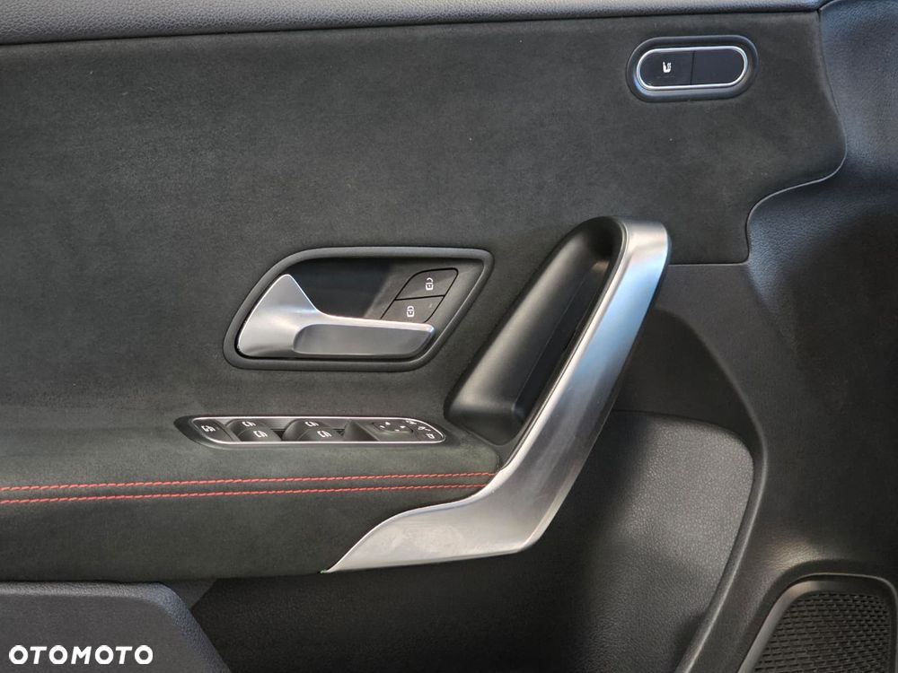 Mercedes-Benz Klasa A 220 4-Matic AMG Line 7G-DCT - 22