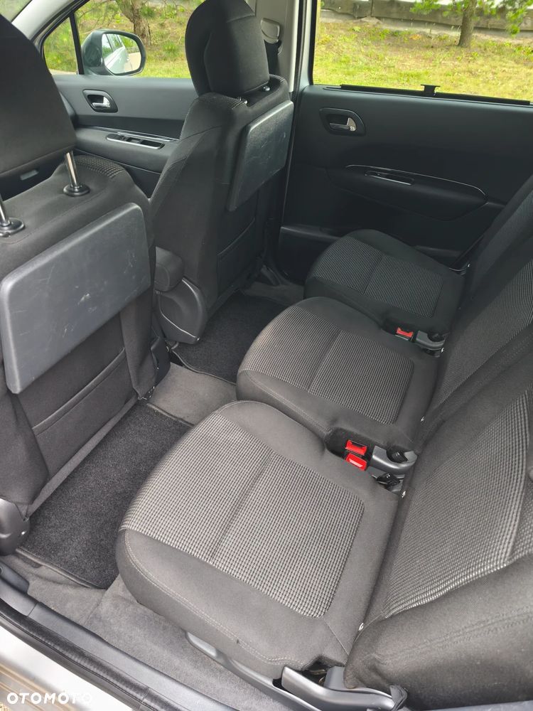 Peugeot 5008 1.6 HDi Premium - 17