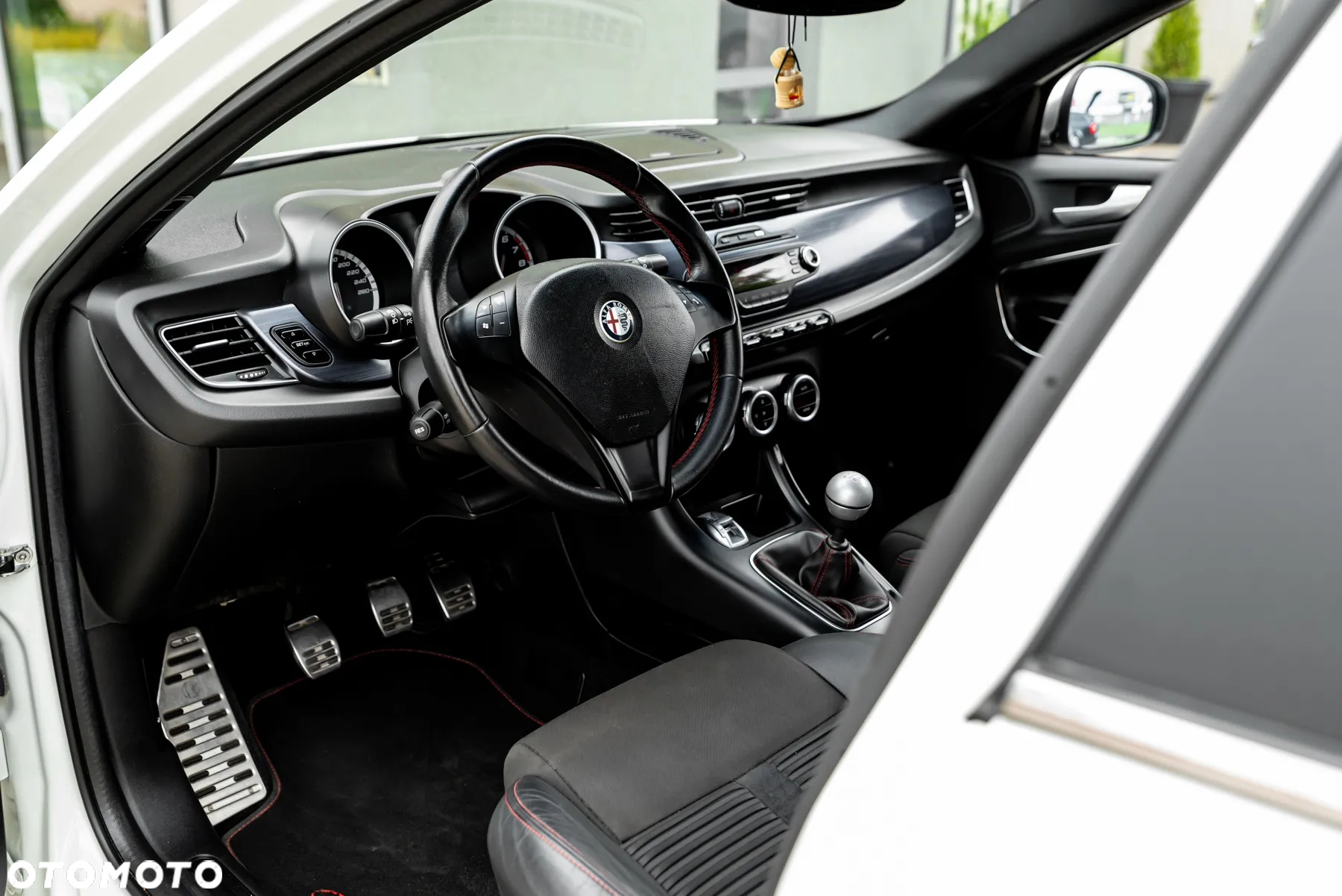 Alfa Romeo Giulietta 1750 TBi Quadrifoglio Verde - 9