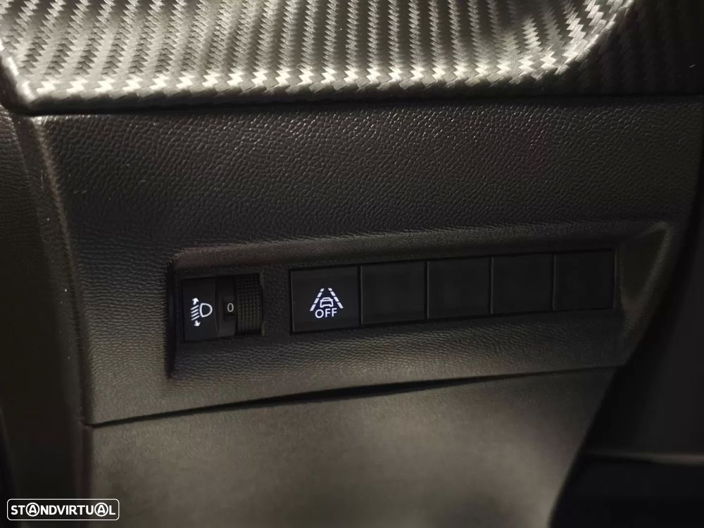 Peugeot 2008 PureTech 130 EAT8 Allure - 17