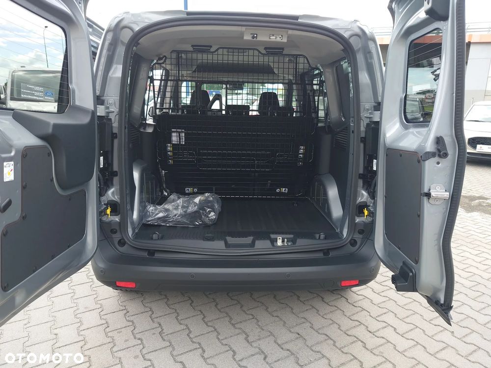 Ford Transit Courier - 16