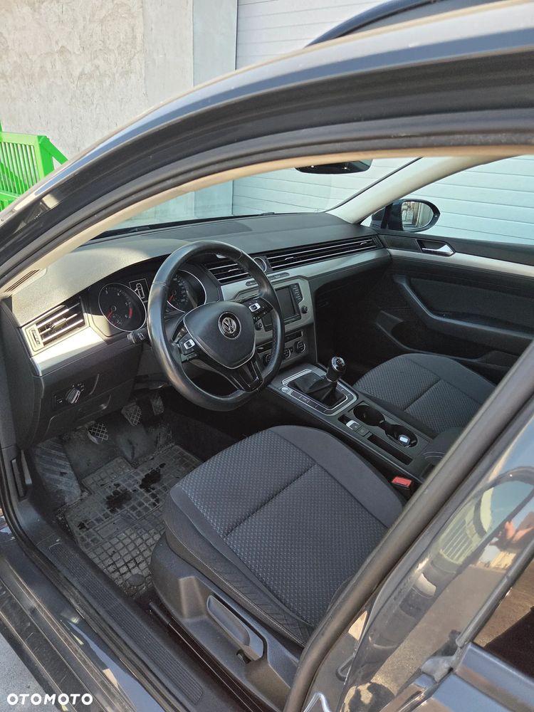 Volkswagen Passat - 4