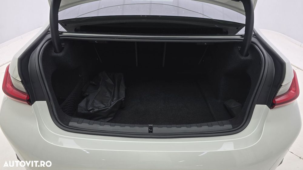 BMW Seria 3 320d xDrive AT MHEV - 25