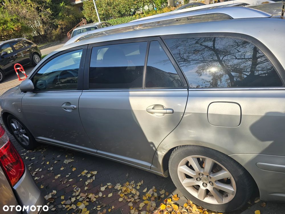 Toyota Avensis 2.0 VVT-i Sol - 5