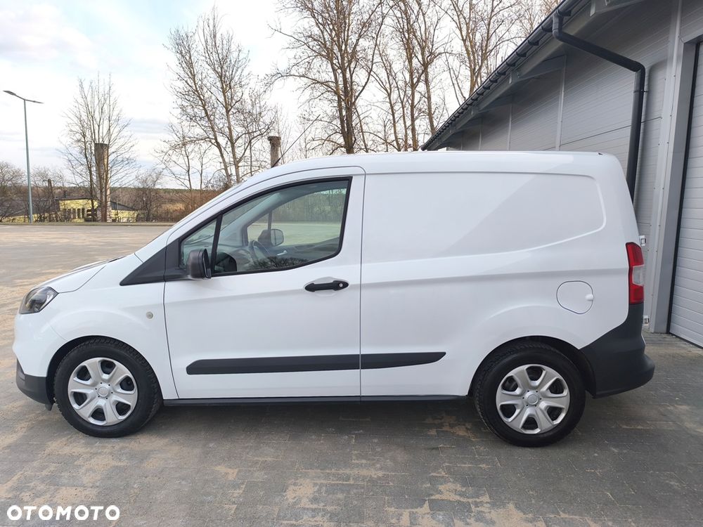 Ford Transit Courier - 12