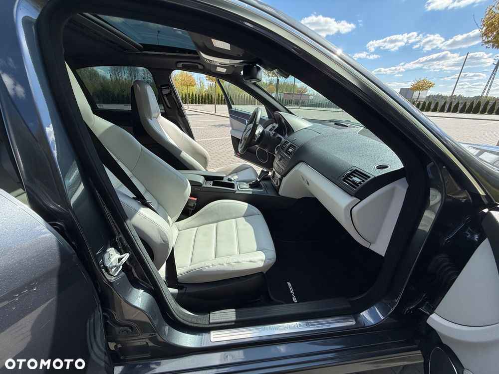 Mercedes-Benz Klasa C 63 AMG 7G-TRONIC SPORT EDITION - 28
