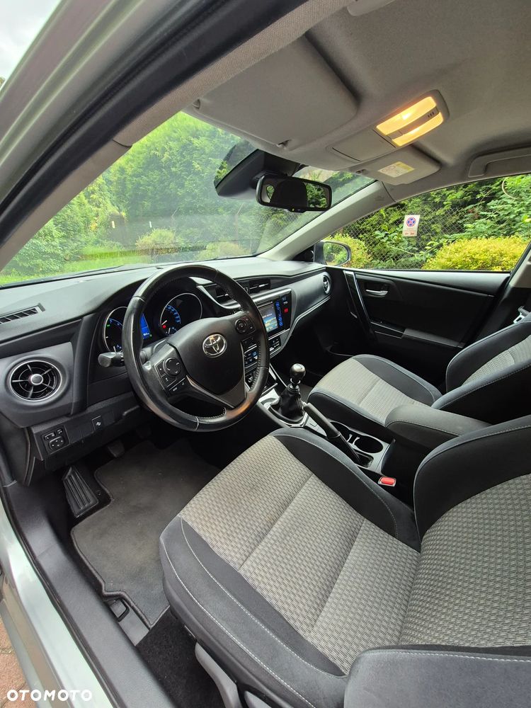 Toyota Auris 1.2 T Prestige - 10
