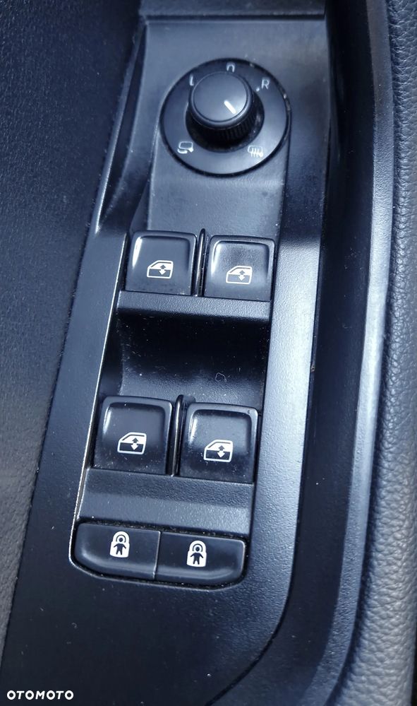 Skoda Superb 2.0 TDI Active DSG7 - 33