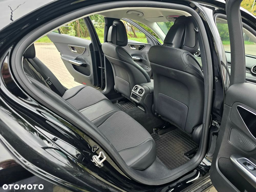 Mercedes-Benz Klasa C 220 d 9G-TRONIC - 23