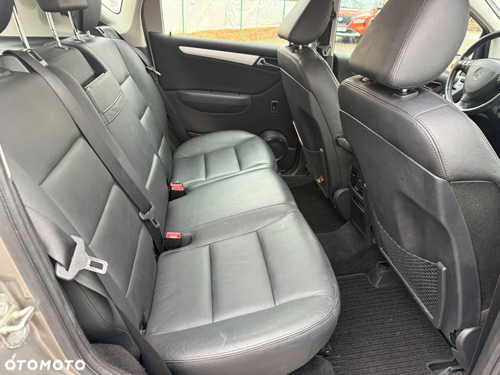 Mercedes-Benz Klasa A 200 Turbo Autotronic Avantgarde - 16