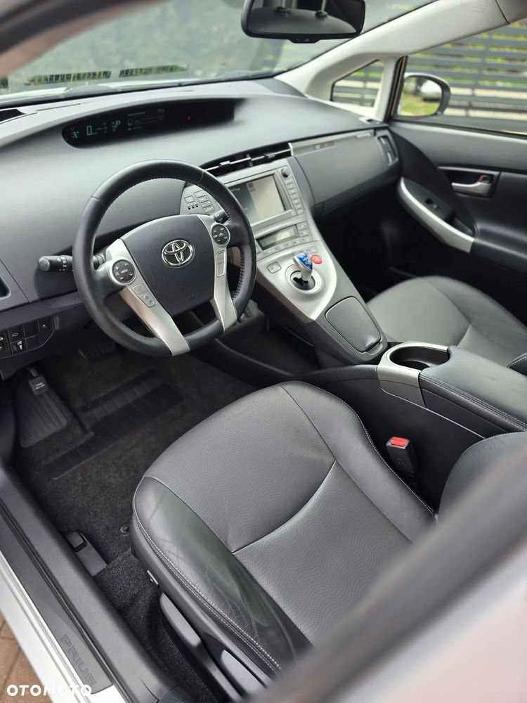 Toyota Prius 1.8 HSD Prestige - 5