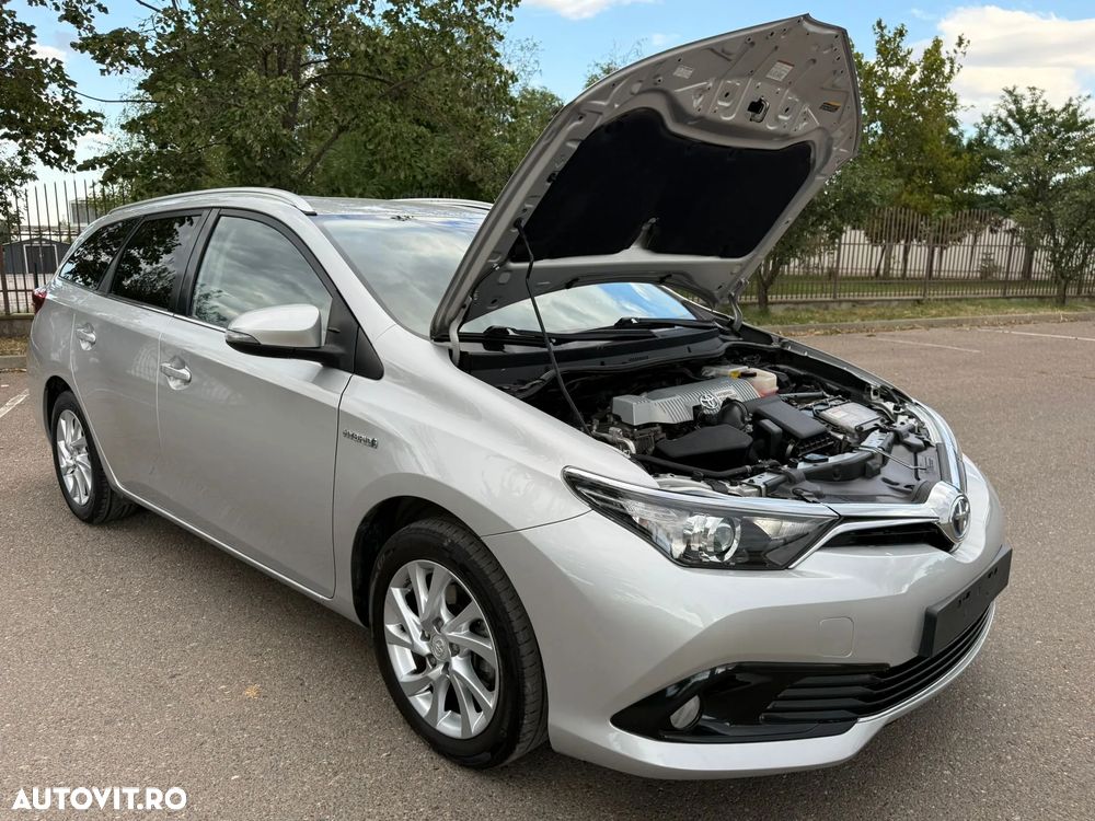 Toyota Auris 1.8 L VVT-i Hybrid Sol + - 26