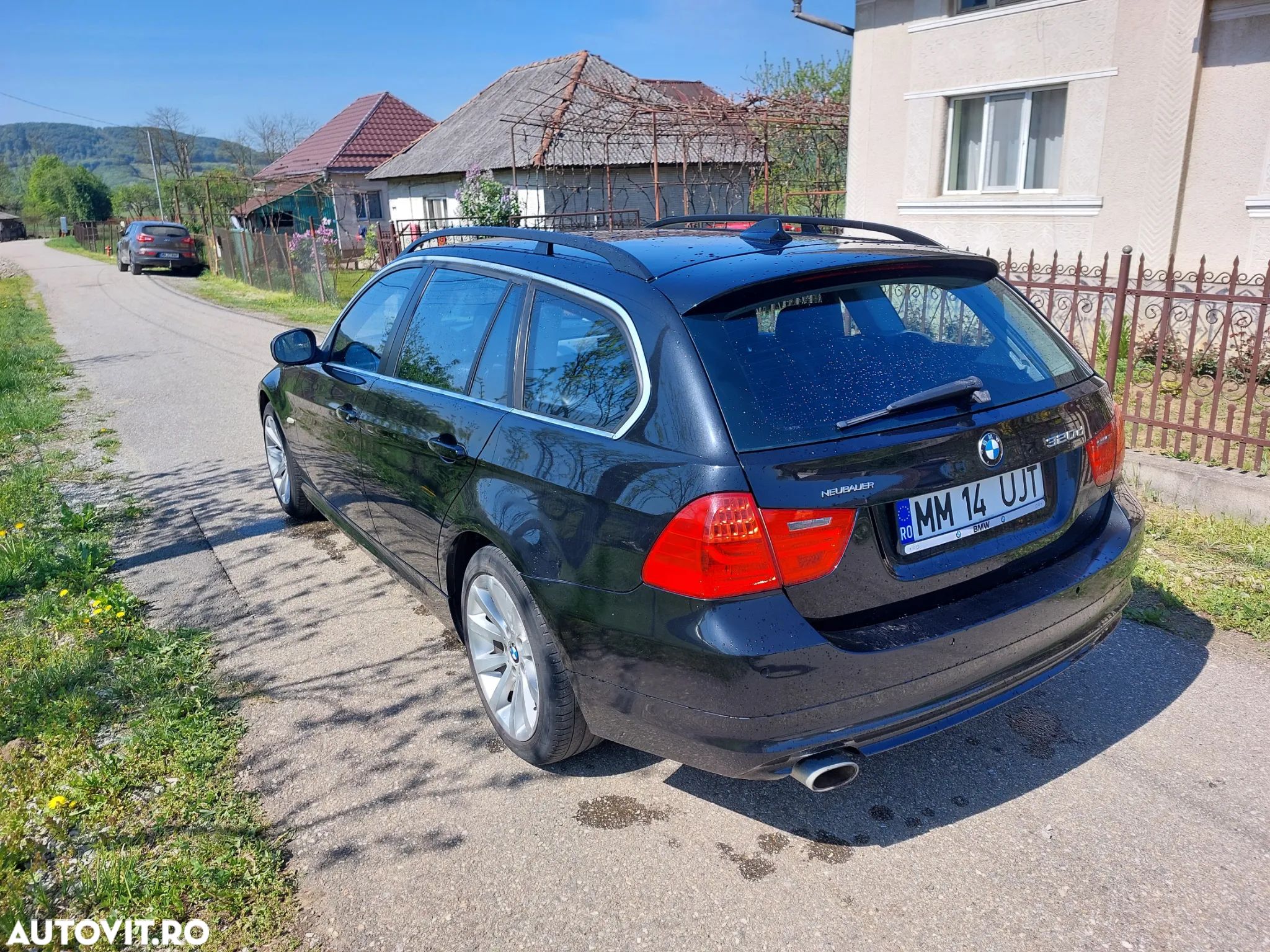 BMW Seria 3 320d DPF Touring Aut. - 1