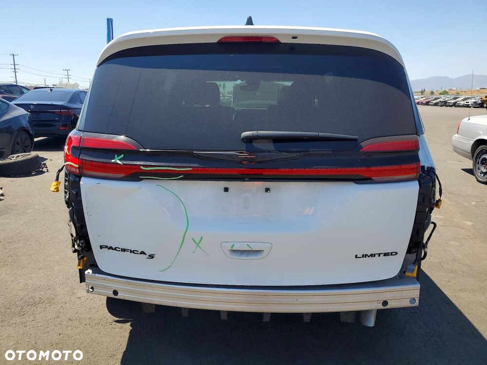 Chrysler Pacifica - 6