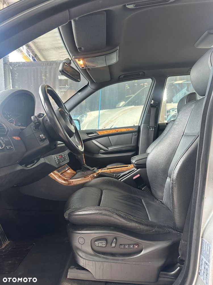 BMW X5 4.4i - 15