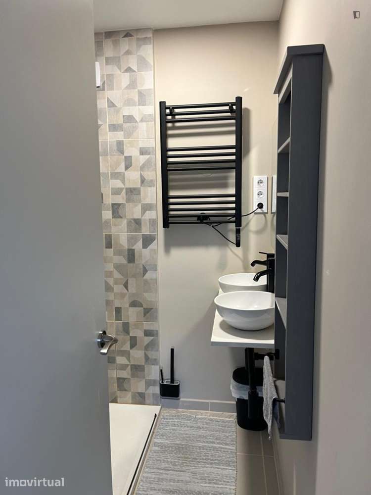 Quarto - localizado em Lisbon - Grande imagem: 5/20