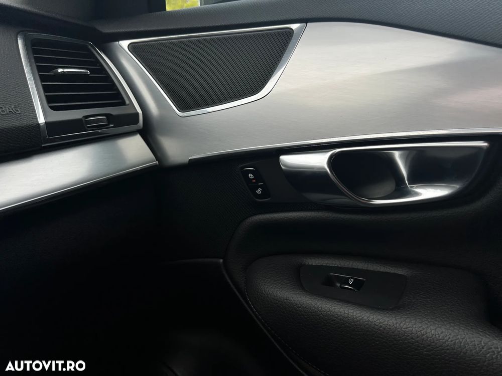 Volvo XC 90 - 22