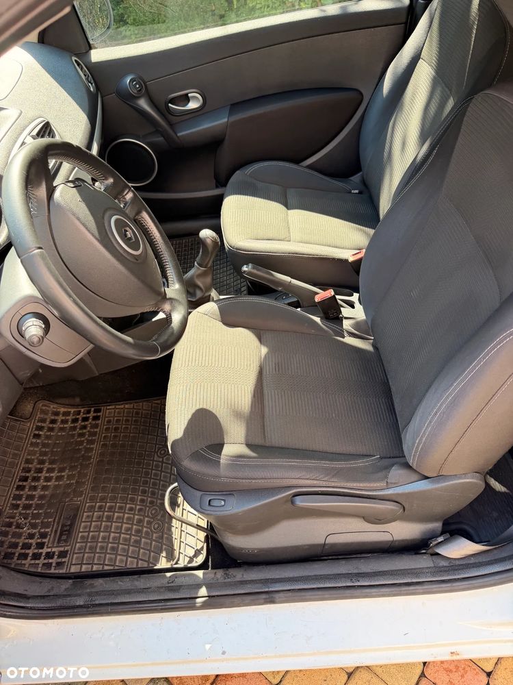 Renault Clio 1.5 dCi 90 FAP Dynamique - 7