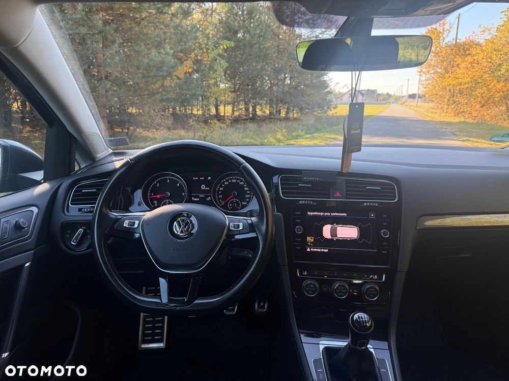 Volkswagen Golf - 6