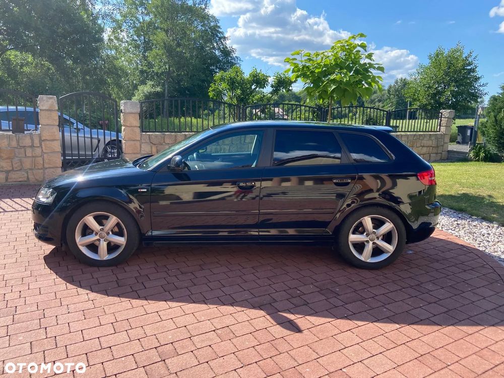 Audi A3 Sportback 1.6 TDI DPF Ambiente - 18