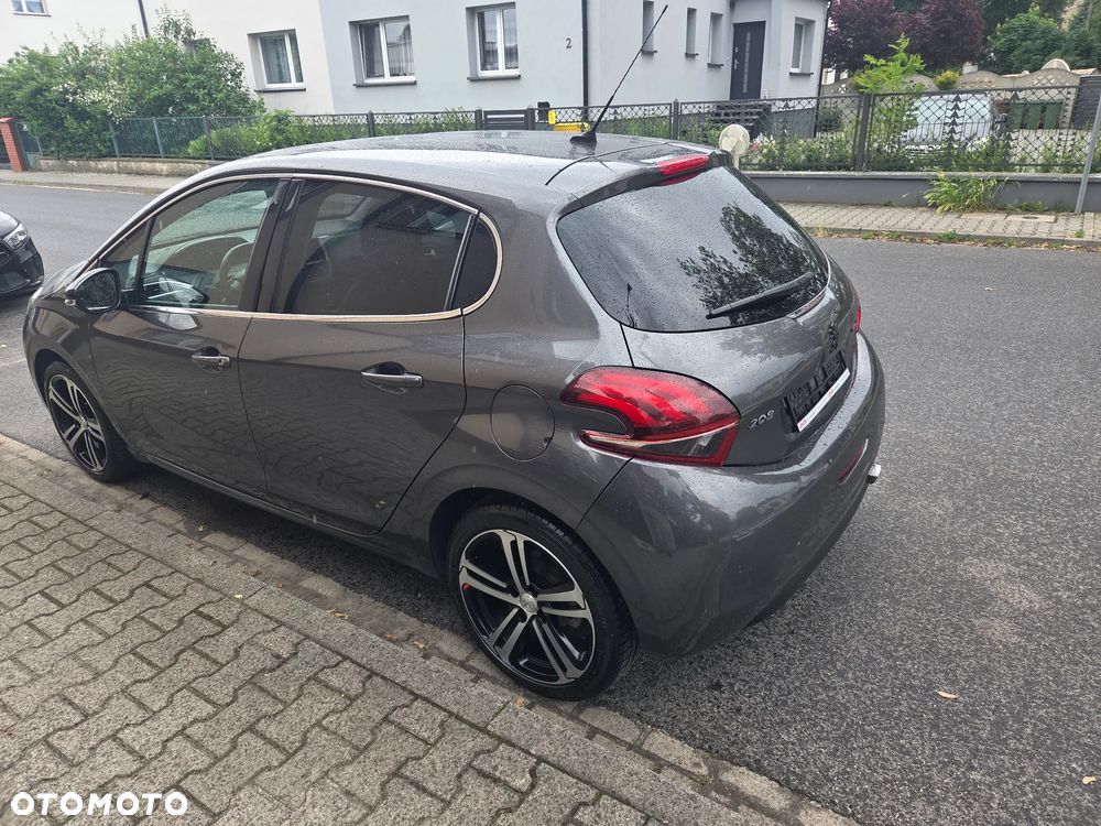 Peugeot 208 - 7